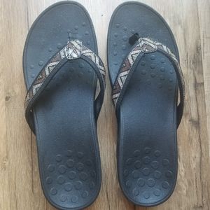 Vionic High Tide II Wedges